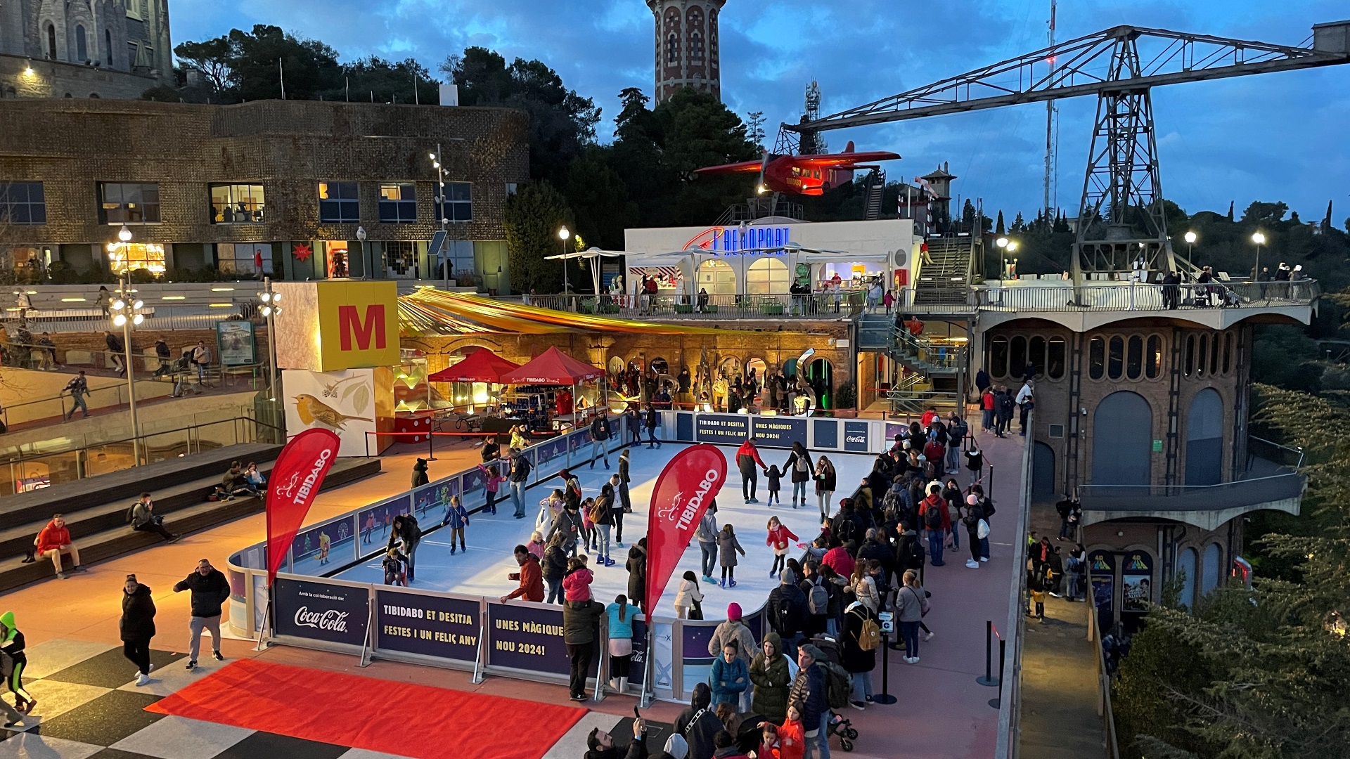 Parc d'atraccions Tibidabo Parque de atracciones Tibidabo Tibidabo Amusement Park Pista de Gel Pista de Hielo Ice Rink